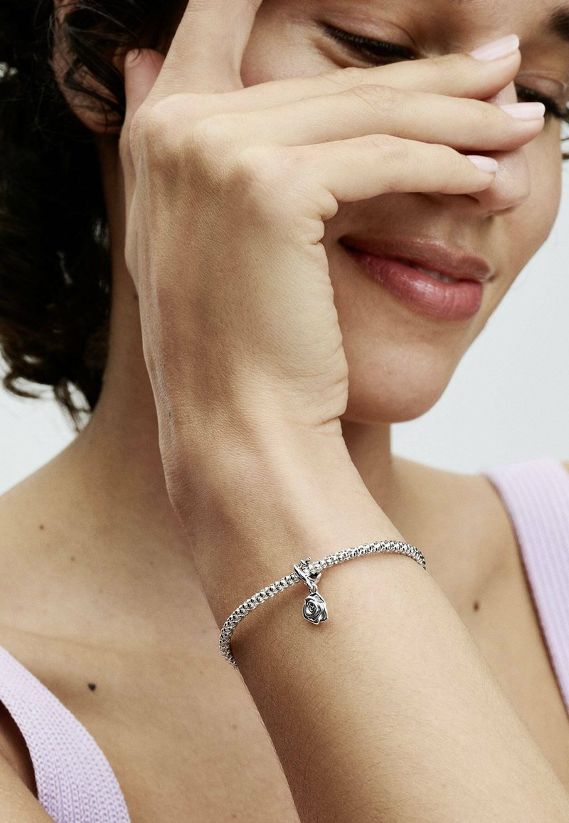 Pandora ROSE IN BLOOM DANGLE  - Talizman - silver coloured