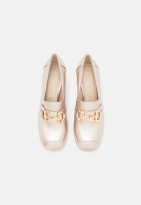 Marco Tozzi Klassiske pumps - platinum