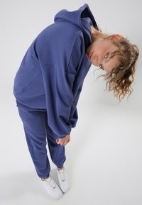 Thumbnail Image 2