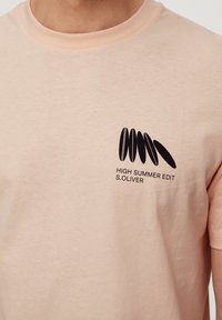 s.Oliver MIT FRONTPRINT - T-Shirt print - puder