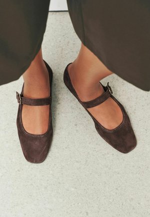 Next, Ballerinasko m/ rem - chocolate brown