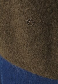 Mos Mosh Svetr - khaki