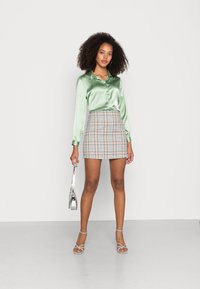 JDY JDYFIFI SHIRT - Blusa com botões - basil