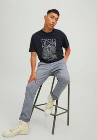 Jack & Jones MARCO FRED AMA - Chino - ultimate grey