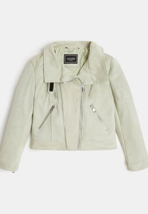 Giacca in suede verde chiaro con grande colletto e chiusura con zip asimmetrica. Presenta due tasche frontali con zip e dettagli testurizzati sulle spalle.