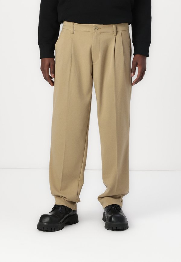 JPSTKARL JJJULIAN - Trousers - elmwood