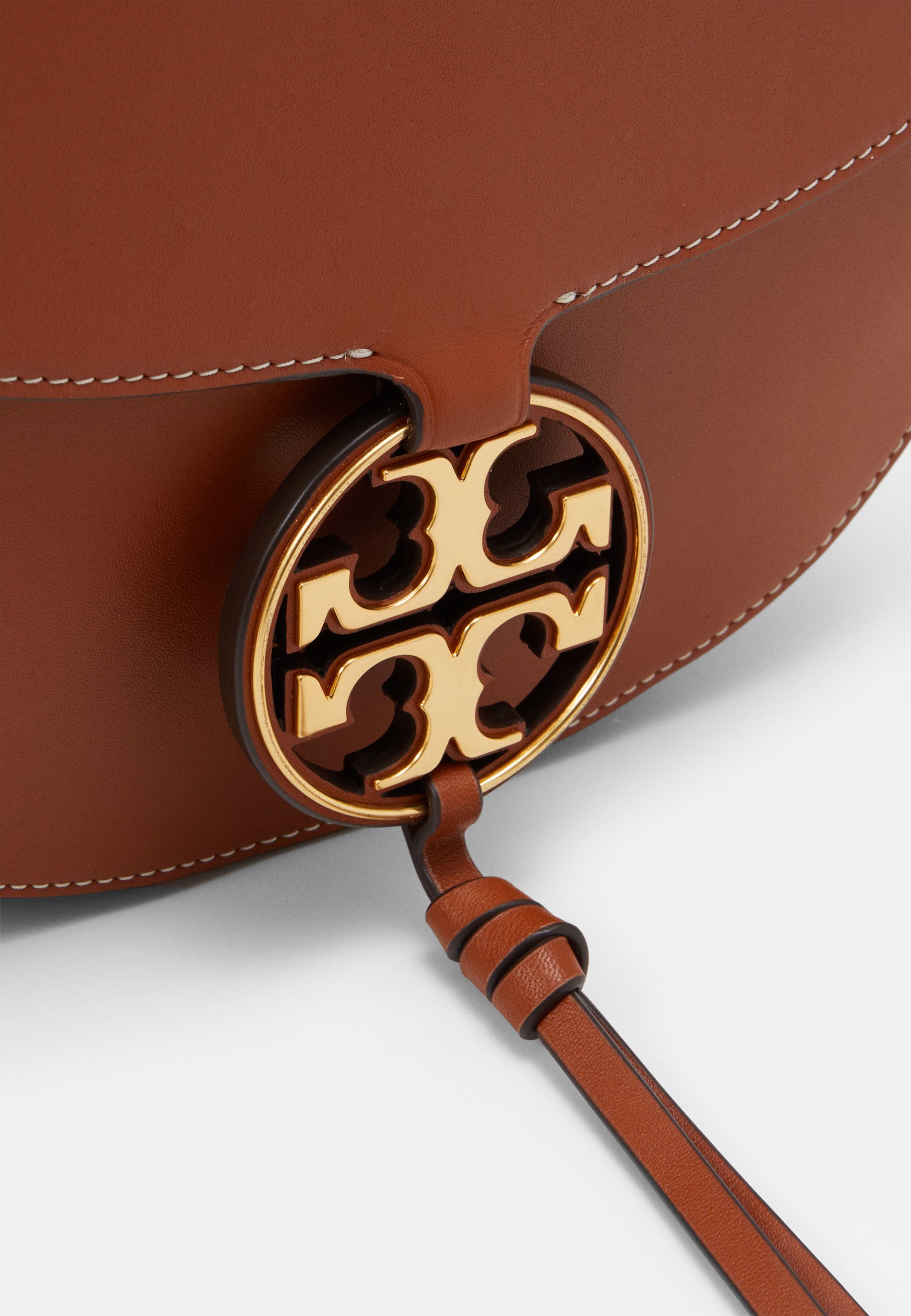 tory burch aged camello