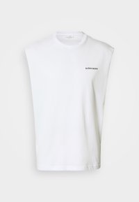 Nem kiválasztott, brilliant white