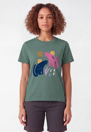 watapparel, LOVE AND FLEX - T-shirt print - green bay