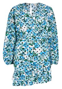 Bílé zavinovací šaty s modrým květinovým vzorem a černými puntíky, s dlouhými nafouklými rukávy, řaseným pasem a vrstveným volánovým lemem.