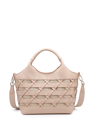 Sac à main beige avec un design en cuir tressé, une poignée supérieure et une bandoulière amovible sur un fond blanc.