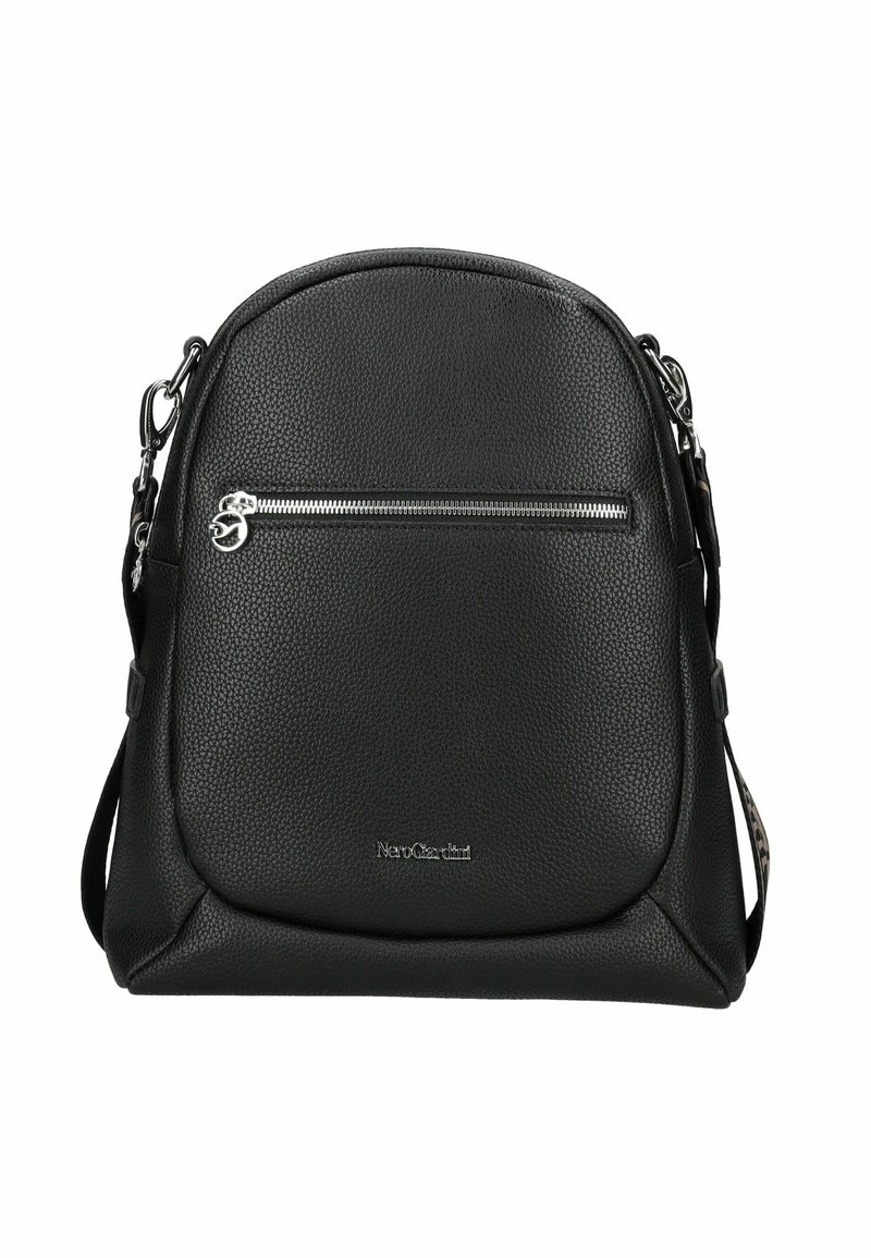 Sac à dos noir en cuir avec une forme arrondie, finition texturée, poche avant zippée argentée et bandoulière ajustable.