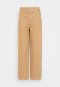 - Wide leg