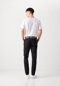 Scotch & Soda BELTED MOTT - Chinos - black