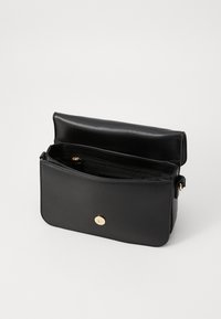 Tommy Hilfiger LIBRE FLAP CROSSOVER - Borsa a tracolla - black