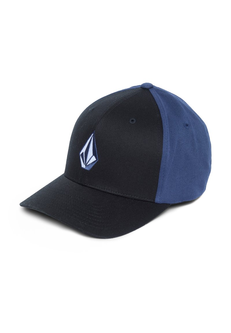 Casquette noire et bleu marine avec un design structuré, visière incurvée et un logo brodé sur le devant. Le matériau a une finition texturée.