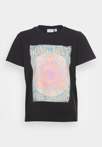 Černé bavlněné tričko s barevným grafikou, na které je trojúhelník, slunce a text "LONG LIVE LOVE & PEACE". Krátké rukávy a design s kulatým výstřihem.