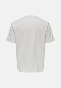 Weißes Kurzarm-T-Shirt mit rundem Halsausschnitt, weichem Material und lockerer Passform; schlichtes Design ohne sichtbare Logos oder Verzierungen.