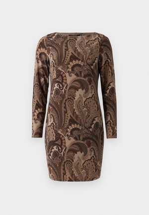 Langærmet kjole med et brunt paisley mønster på en beige baggrund, bred udskæring og tætsiddende silhuet. Blød struktur.