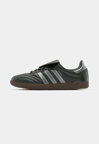 SAMBA LT - Sneakers low - legend earth/silver metallic