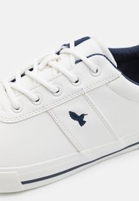 Thumbnail Image 6