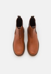 ECCO STAKER CHELSEA BOOT - Støvletter - cognac