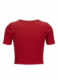 Červený, krátky rukáv, rebrovaný top s okrúhlym výstrihom. Tkanina vyzerá jemne a mierne elasticky, s priliehavým strihom a bez viditeľných detailov.
