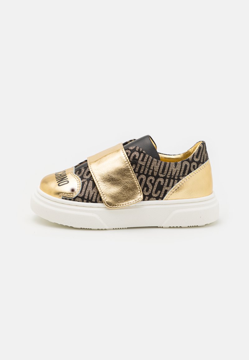 mens moschino trainers sale
