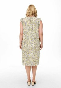 ONLY Carmakoma Vardagsklänning - yellow