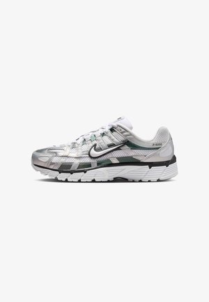 Nike Sportswear, W NIKE P-6000 SE - Matalavartiset tennarit - white/white-off white-dk smoke grey-mtlc silver