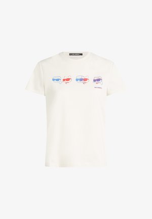 Hvid bomulds T-shirt med et grafisk print af fire katte, der bærer solbriller i blå og rød, med teksten "KARL LAGERFELD" på siden.