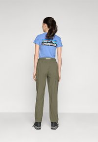 Patagonia EVERYDAY CARGO PANTS - Calças para exterior - basin green