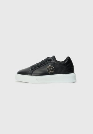 Trainers - black