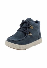 Stivale alla caviglia in suede blu navy con suola in gomma beige, punta rotonda e chiusura con lacci a contrasto con dettagli metallici decorativi.