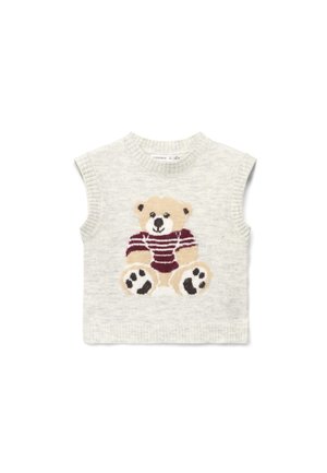 Gilet lavorato a maglia senza maniche di colore grigio chiaro con un orsacchiotto che indossa una camicia a righe bordeaux e bianca sul davanti.