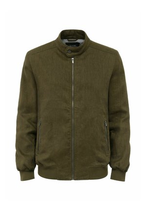 Bomberka w oliwkowym kolorze z stójką, zamek błyskawiczny z przodu oraz dwoma bocznymi kieszeniami, wykonana z teksturowanej tkaniny.