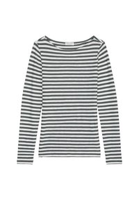 Langsleeve shirt met een bootneck, gemaakt van zachte stof met grijs en witte horizontale strepen, en een rechte zoom.