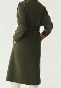 TATUUM Mantel - khaki