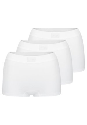 Tre mutandine bianche senza cuciture in stile boyshort disposte in una pila sfalsata su uno sfondo bianco.