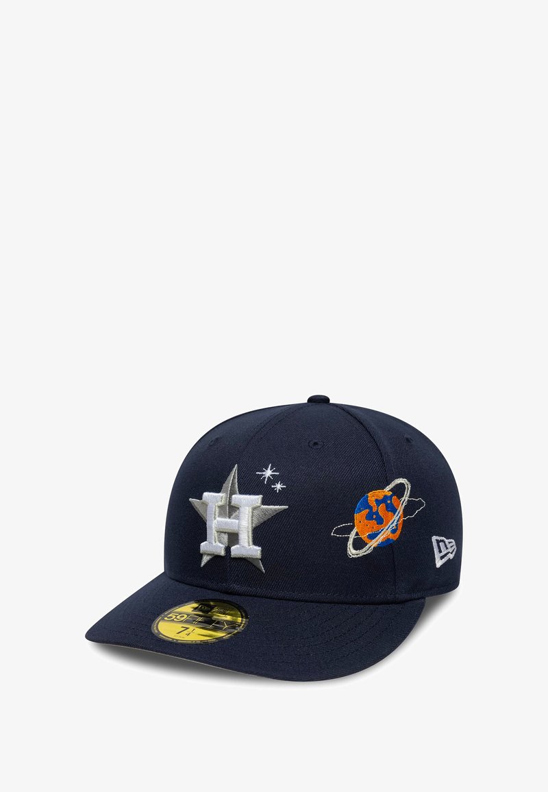 Cappellino da baseball blu navy con una "H" bianca sopra una stella argento e un pianeta ricamato arancione e blu con anelli sui pannelli frontali.