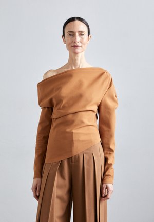 A.W.A.K.E. MODE OFF SHOUDER ASYMMETRIC LONGSLEEVE - Blus - ginger