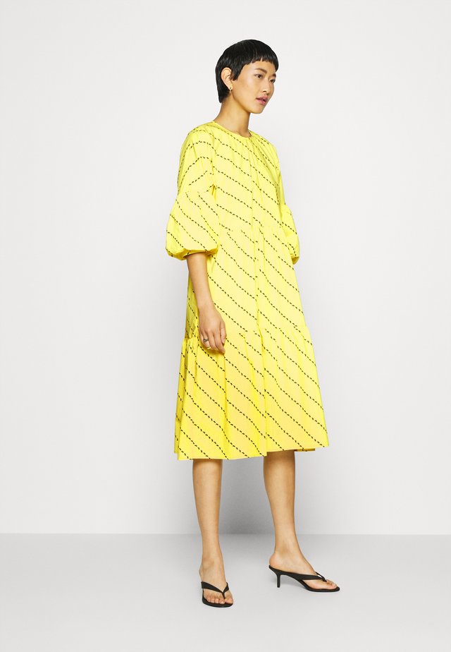 AMBER DRESS - Day dress - yellow