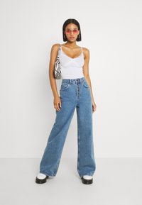 BDG Urban Outfitters CROSS CAMI - Top - white