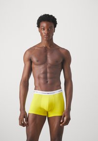 Tommy Hilfiger SIGNATURE TRUNK 3 PACK - Trunks - valley yellow/blue spell/des sky