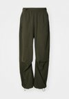 Pantaloni sportivi - sequoia/black