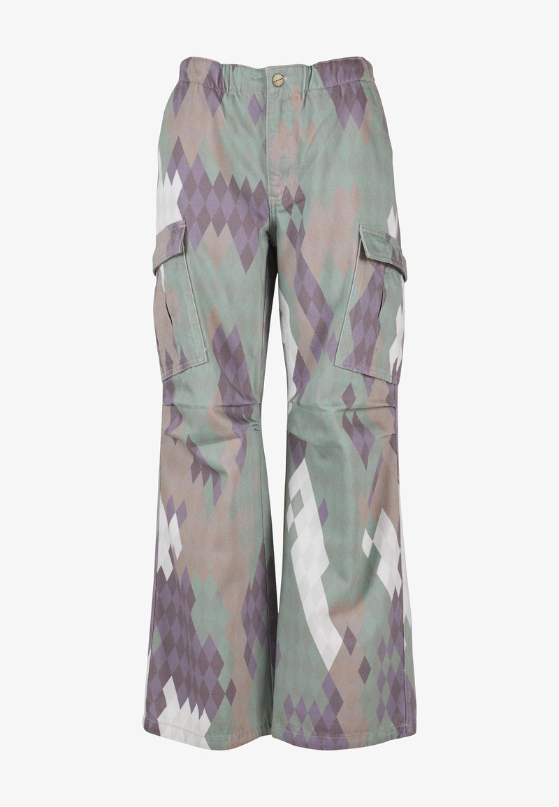 Pantaloni cargo in verde, viola e beige con motivo a rombi, realizzati in tessuto resistente, con gamba ampia e tasche laterali.
