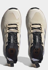 Adidas Terrex TERREX FREE HIKER 2 - Fjellsko - acid orange/sand strata/silver violet