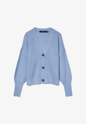 Cardigan tricoté bleu clair à manches longues, avec trois boutons marron sur le devant, poignets et ourlet côtelés.
