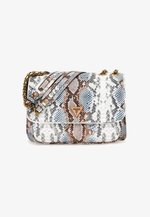 Guess BECCI MIT PRINT IN PYTHON-OPTIK - Across body bag - azzurro multi ...
