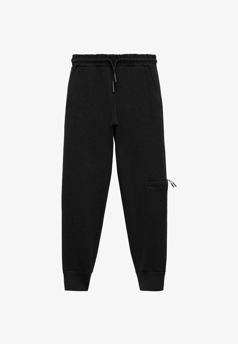 Čierne teplákové nohavice vyrobené z zmesi bavlny, s elastickým pásom so šnúrkou, zúženými manžetami a bočnou zipsovou vreckom.